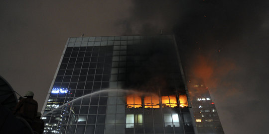 satpam gedung terkait kebakaran di wisma kosgoro rev2