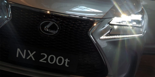 Lexus NX gunakan banyak lampu LED