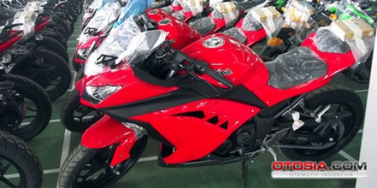 Ninja 250 kokoh meski ada motor sport sejenis