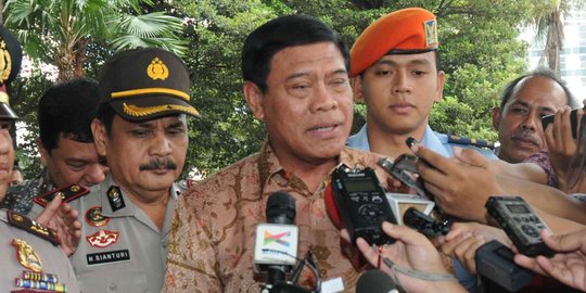 Bikin blunder 'tsunami', Menteri Tedjo jadi bulan-bulanan dunia