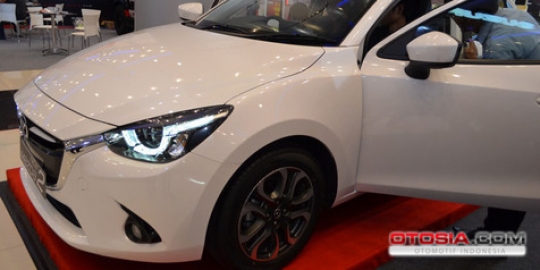 Seri teranyar Mazda2 hatchback nampang di SMS 2015!