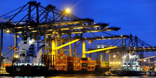 Angkut barang Jakarta-Surabaya lewat laut cukup rogoh Rp 2 