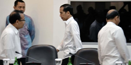 Jokowi rapat bahas putusan MK batalkan UU Sumber Daya Air