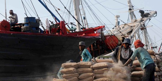 Transaksi pakai USD, pelemahan Rupiah tak berpengaruh di pelabuhan
