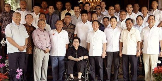 Tadi malam, elite KMP kumpul di rumah Amien Rais bahas Golkar