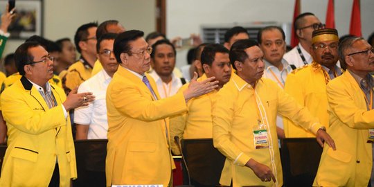 Agung Laksono pamer ke Wiranto, Munas Golkar yang sah di Ancol