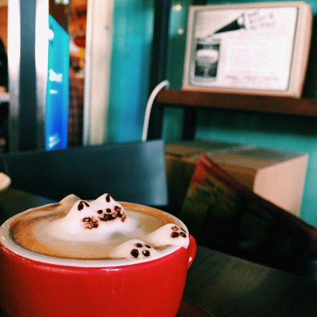 kopi dengan latte art keren