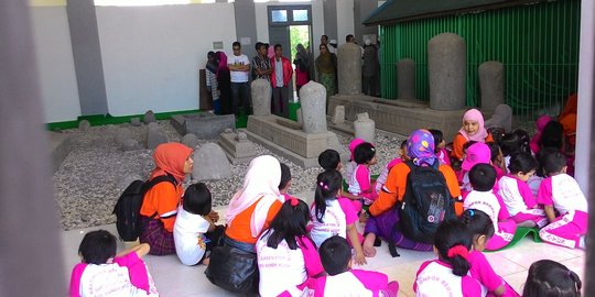 Mengintip makam keramat Syiah Kuala di Banda Aceh