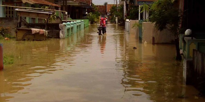 Diguyur hujan deras ratusan rumah di Kendal terendam banjir