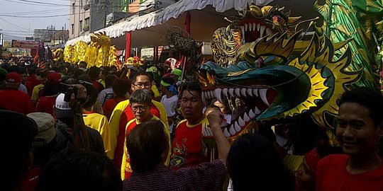 Ribuan warga Bandung padati perayaan Cap Go Meh di Jalan Cibadak