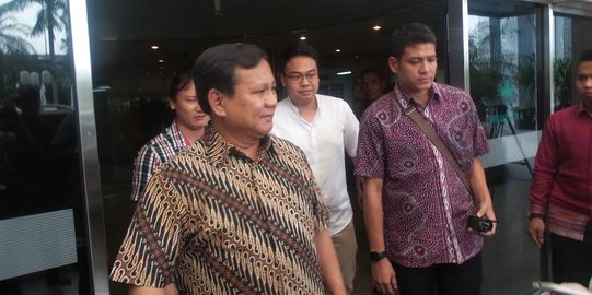 Jenguk Haryanto Taslam, Prabowo berlinang air mata