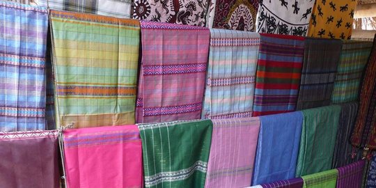 sarung warga hajar wanita tua rev2