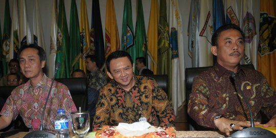 Kemendagri minta Ahok jelaskan duplikasi dana miliaran rehab sekolah