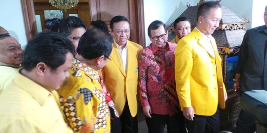 Tiba di rumah Megawati, Agung Laksono cs disambut Pramono Anung