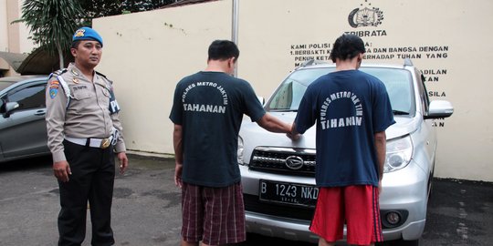 Jual truk hasil curian ke polisi, 2 pembajak dibekuk