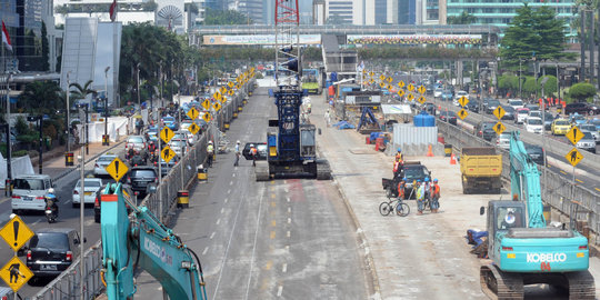 Dampak pengerjaan MRT, 2 JPO dibongkar, lalu lintas dialihkan