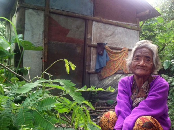 nenek jirah di lereng merapi