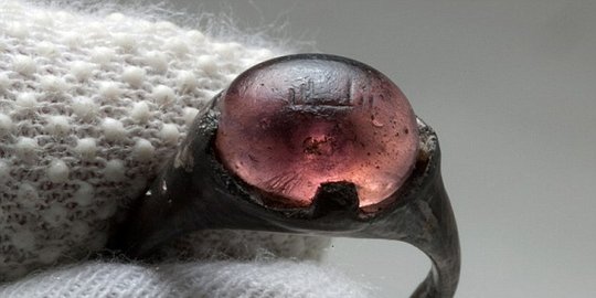 Cincin 'Allah' muncul di Swedia, bukti bangsa Viking pemeluk Islam?