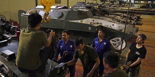 Melihat pembuatan panser Anoa & tank AMX-13 di pabrik senjata Pindad
