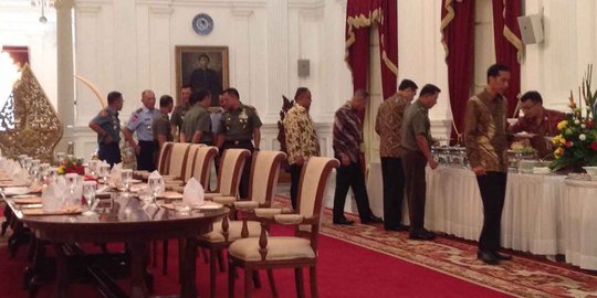 Makan siang bersama Jenderal TNI, Presiden bahas anggaran pertahanan