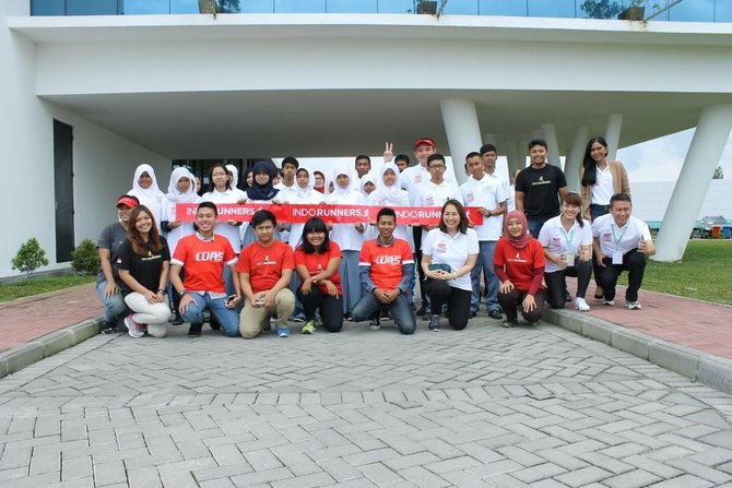 penyerahan beasiswa dari pan brothers kepada indorunners