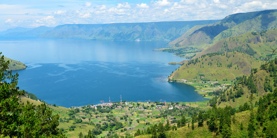 Danau Toba, keindahan alam dan janji manis pemerintah