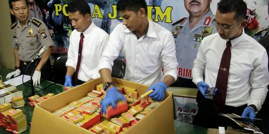 Ribuan rokok 'palsu' tanpa gambar seram diamankan polisi