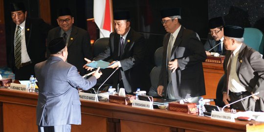 Depan parlemen Uni Eropa, Ahok sindir DPRD gaji kecil hidup mewah