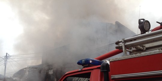 Kebakaran di Jalan Tendean, lalu lintas semerawut