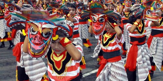 Ratusan pelajar menari kolosal sambut HUT Kabupaten Kediri ke-1211