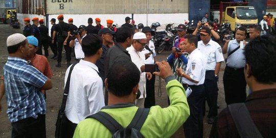 Eksekusi lahan PT KAI di Surabaya nyaris ricuh