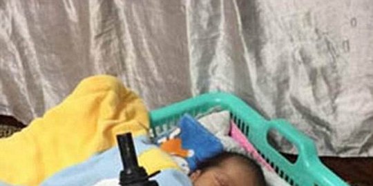 isis sejak bayi dibiasakan dekat senjata api rev6