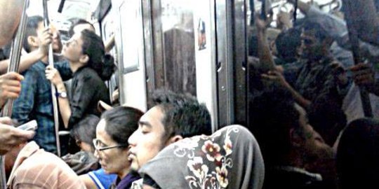 Ikuti tren Barat remaja Indonesia mulai berani ciuman 