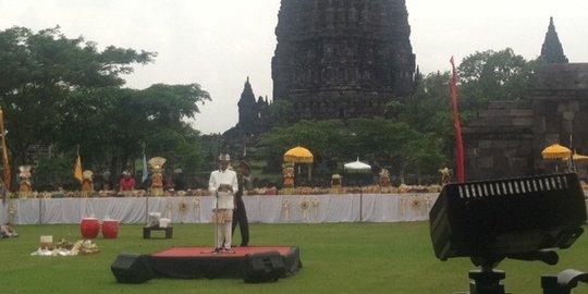 Jokowi bersama Ibu Negara hadiri perayaan nyepi di Candi Prambanan