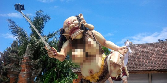 Ogoh-ogoh selfie jadi pusat perhatian warga Bali