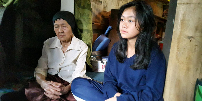 Kisah Dewanti, gadis manis asal Bandung urus  nenek & bapaknya