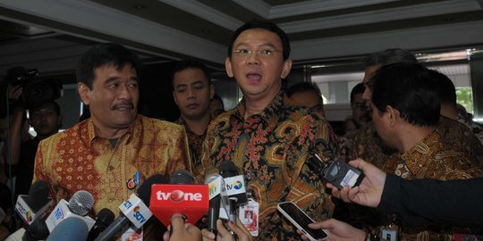 Blusukan pantau banjir, Ahok siapkan rusun buat warga bantaran kali
