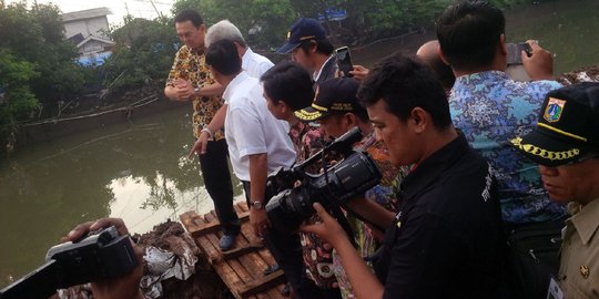 Ahok habisi permukiman penduduk sepanjang Kali Krukut tahun ini