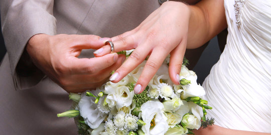 Kisah cinta 7 artis gagal nikah berderai air mata