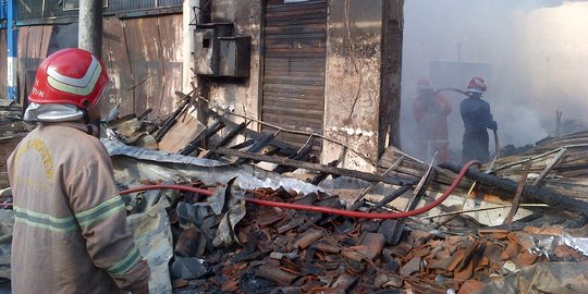 5 Ruko dekat rumah dinas Kapolda Jateng ludes terbakar