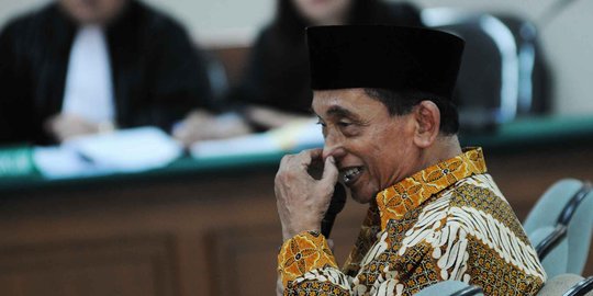 Fuad Amin bersaksi di sidang suap Bangkalan