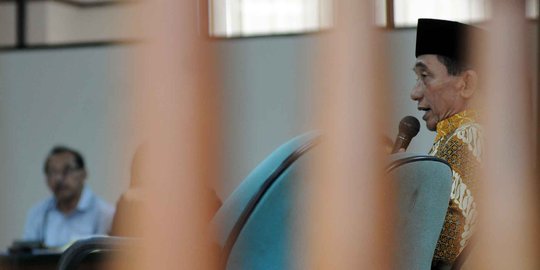 Fuad Amin: Semua anggota DPRD Bangkalan kecipratan uang suap