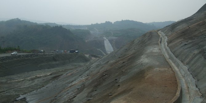 Uang kerohiman Waduk Jatigede membengkak