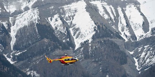 Suasana pencarian puing pesawat Germanwings di Pegunungan Alpen