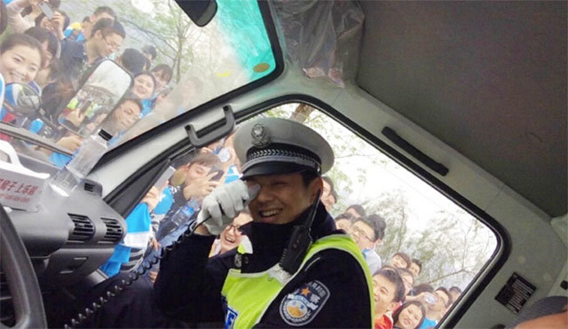 polisi ganteng china2