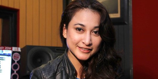 Penyebar foto mesum artis berseragam PNS Bandung divonis 2 tahun