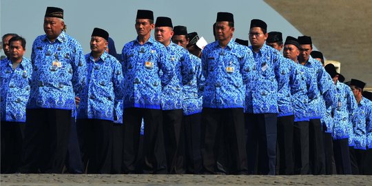 Pensiun PNS tak dibiayai APBN, Menteri Yuddy sebut itu baru ide