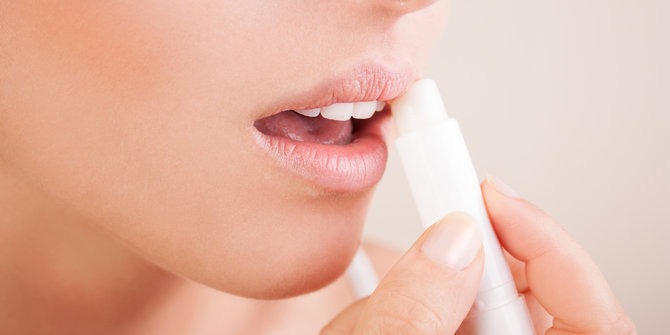 6 Cara mudah cegah bibir pecah-pecah