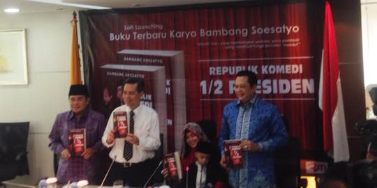 Kritik Jokowi, Bamsoet luncurkan buku 'Republik komedi 1/2 Presiden'