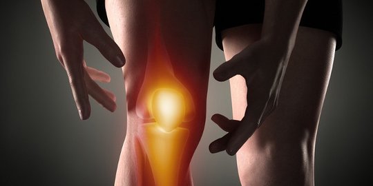 Lutut nyeri saat naik tangga? Itu gejala awal Arthritis!